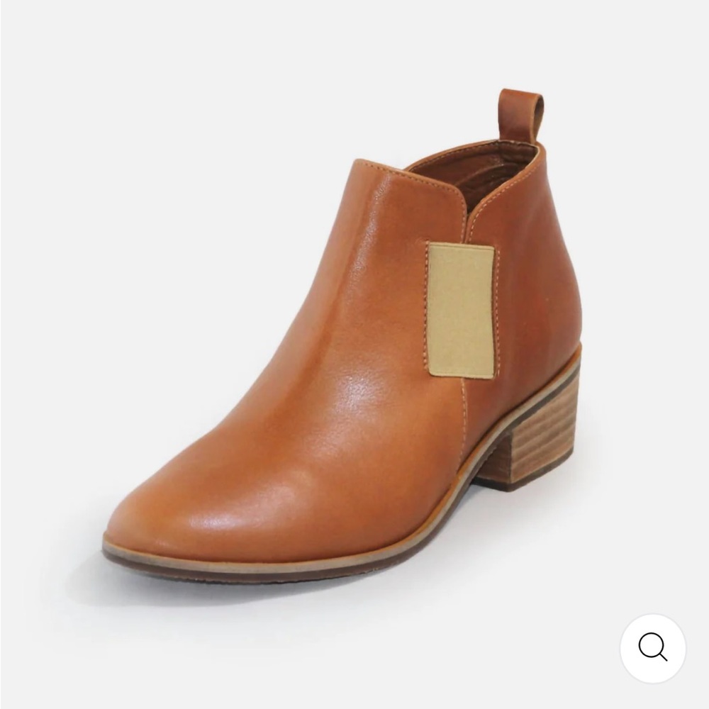 Light Brown Booties from Charleston Shoe Company Size 8
